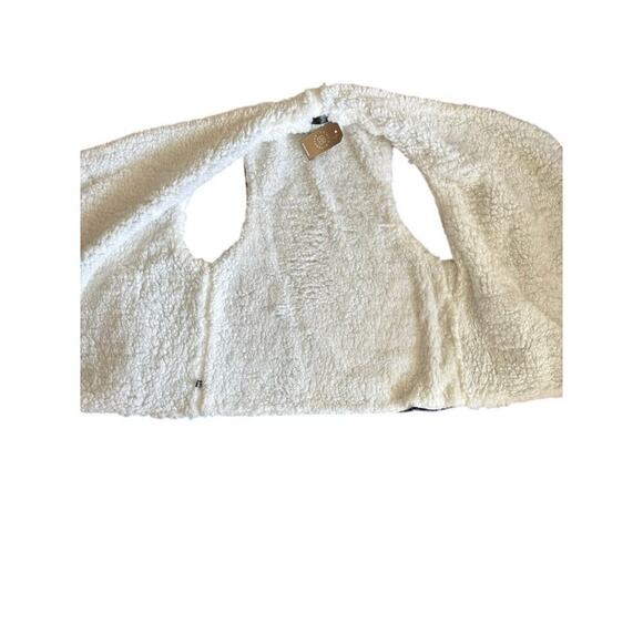 NWT Women's Janice Apparel‎ Plaid Tartan Sherpa Vest - Picture 4 of 7